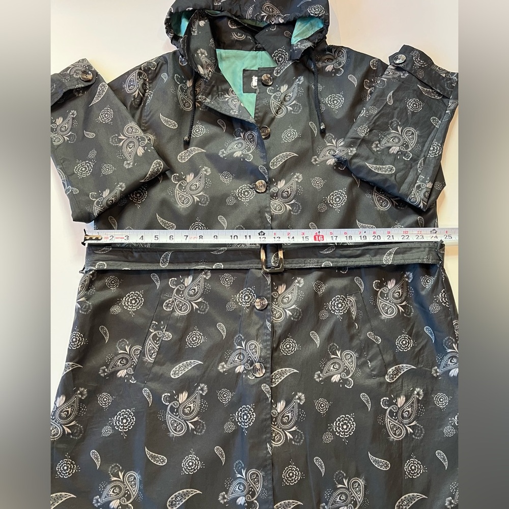 Capelli of New York Black Paisley Rain Coat Belt Hood Large - Picture 8 of 12